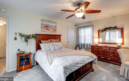 407 Valleybrook Dr, Lancaster PA 17601-4612 exterior