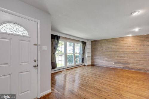 209 Foster Ave, Pittsburgh PA 15205-2352 exterior