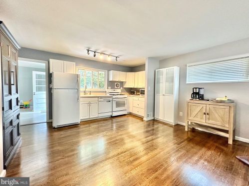 132 Gladden St, Alexandria VA  22304-2402 exterior