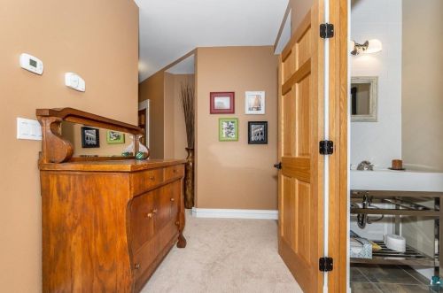 525 Crystal Dr, Duluth MN 55811-4409 exterior