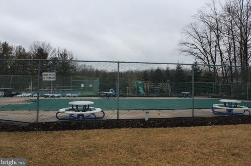 11 Chamberlin Ct, Trenton NJ 08648-2622 exterior