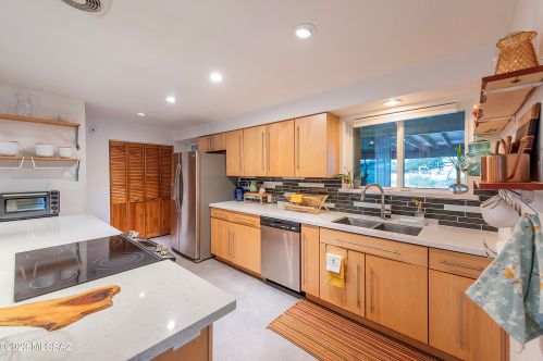 9040 30th St, Tucson, AZ 85710-7901