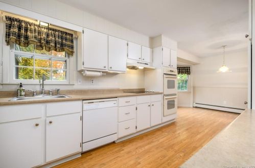 109 Holmes Rd, Ridgefield CT 06877-4304 exterior