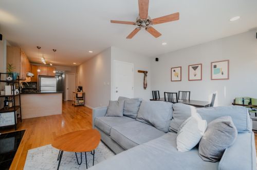 3008 Belden Ave, Chicago, IL 60647-2804