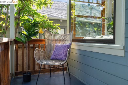 1221 Blake St, Berkeley CA 94702-2014 exterior