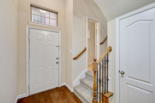 8716 Iron Horse Dr, Irving TX  75063-3915 exterior