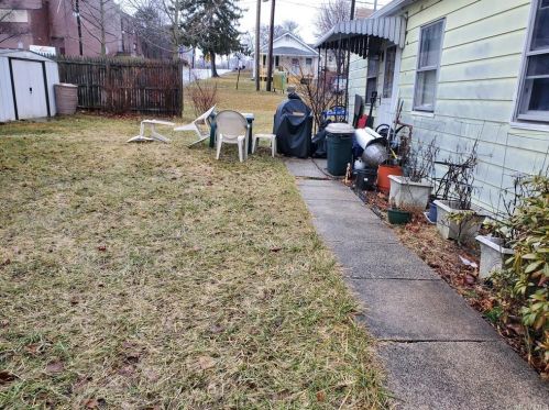 2 Hoffman St, Middletown, NY 10940-5218