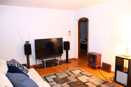 3860 74th St, Milwaukee, WI 53220-1720