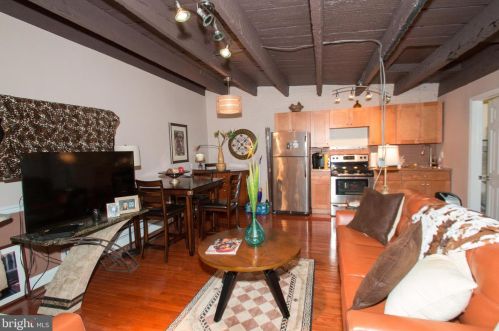 1302 Alder St, Philadelphia PA 19148-4908 exterior