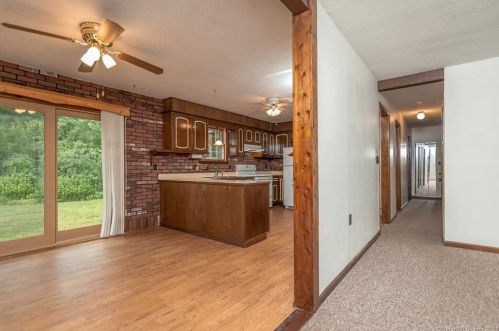 33 Junior Ave, Killingly CT 06239-4217 exterior