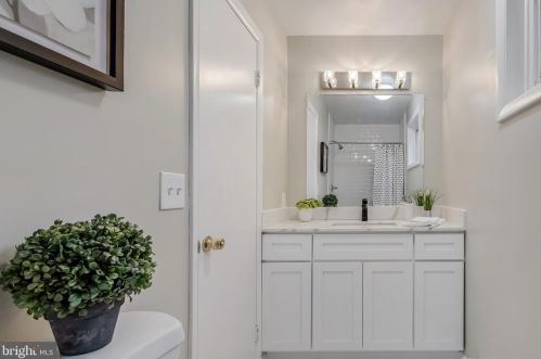 1633 Martha Ter, Rockville MD 20852-4133 exterior