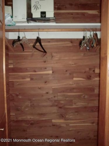 38 Locust Ter, Middletown NJ 07748-1404 exterior