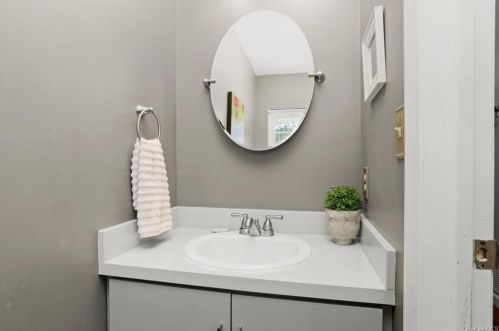 305 Covington Grn Ln, Patterson NY 12563-2412 exterior