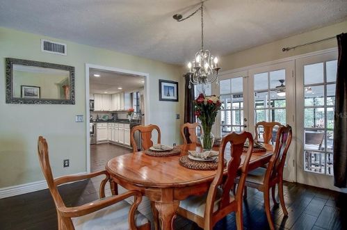 2115 Fore Dr, Tampa FL 33612-5006 exterior