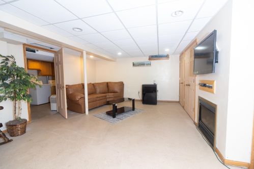 5805 111, Milwaukee WI 53214-2357 exterior