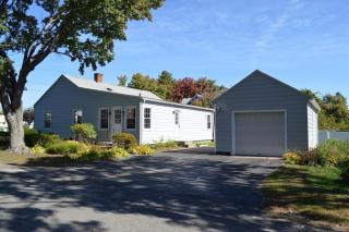 18 Severyn St, Wilbraham MA  01095-1025 exterior