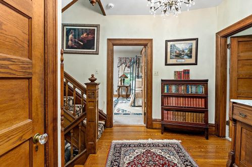 654 Bower Hill Rd, Pittsburgh PA 15243-2040 exterior