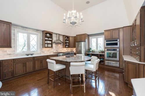 398 Lakeside Rd, Ardmore PA exterior