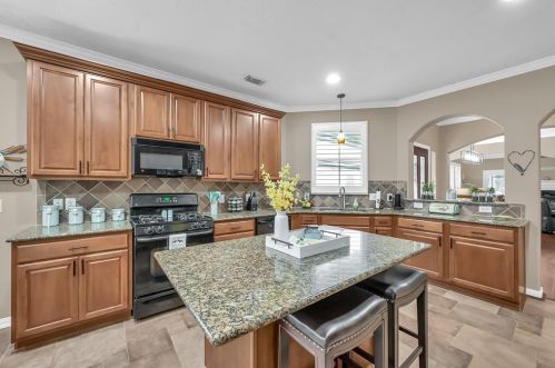 91 Misty Harbor Dr, Montgomery TX 77356-5242 exterior