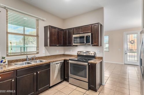 2144 77 Dr, Phoenix AZ 85035-5111 exterior