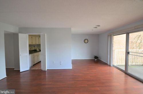 2634 Wagon Dr, Alexandria, VA 22303-2623