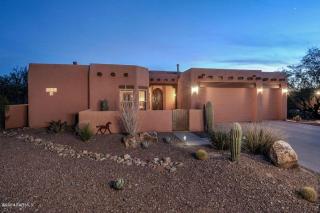 10370 Placita Guanajuato, Tucson AZ  85749-6101 exterior