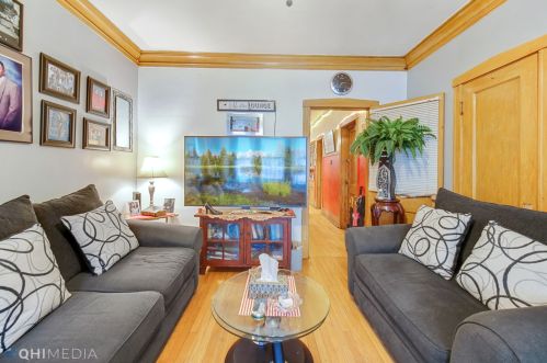 4238 Mozart St, Chicago, IL 60632-1525