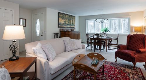 136 Sewalls Fls Rd, Concord NH 03301-4725 exterior