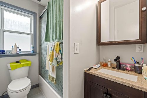 2861 7 St, Milwaukee WI 53215-3907 exterior