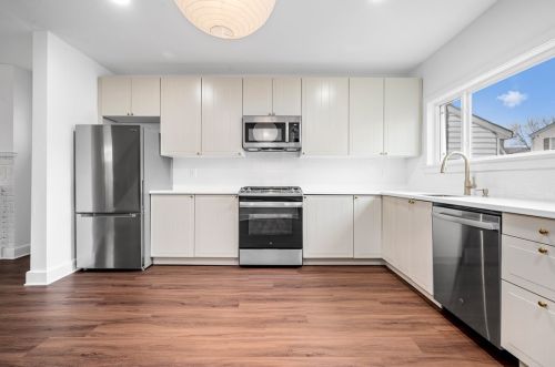 407 Center Ave, Pittsburgh PA  15215-3022 exterior