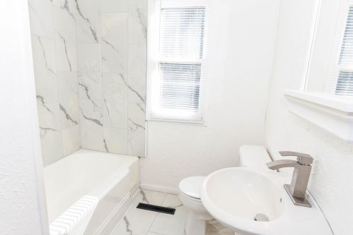 1014 Chrysler St, Kalamazoo MI  49048-2236 exterior