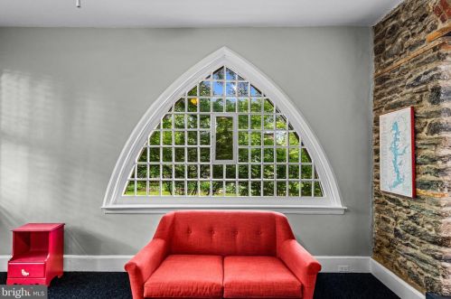 102 Chestnut Hill Ave, Philadelphia PA 19118-2715 exterior