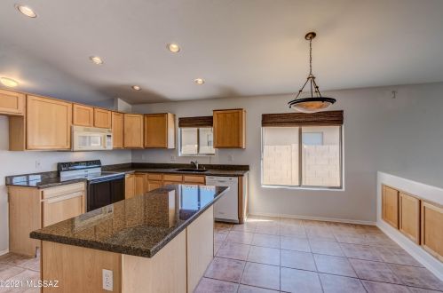 8483 Cantora Way, Tucson AZ 85743-5005 exterior