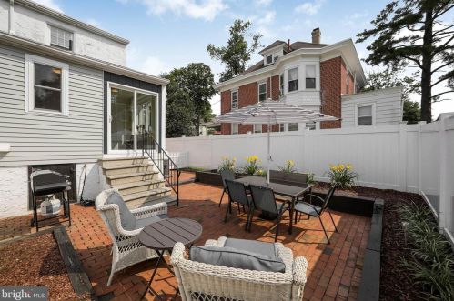 124 Fowler Ave, Tavistock NJ  08033-1337 exterior