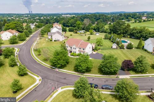 110 Pichelman Rd, Limerick PA 19468-2735 exterior