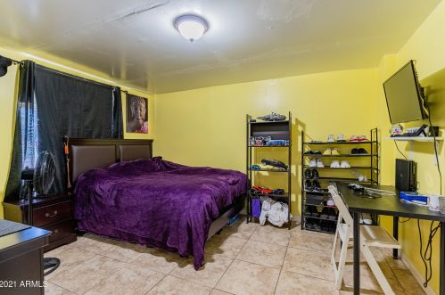 2911 50th Dr, Phoenix AZ  85031-3530 exterior