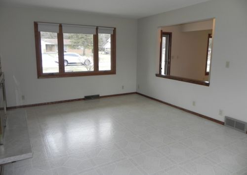 4845 82nd St, Milwaukee WI  53220-4217 exterior