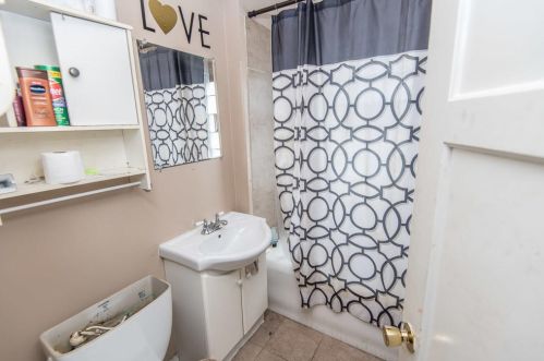 2872 56, Milwaukee WI 53210-1525 exterior