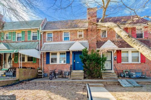 2422 Upland St, Chester, PA 19013-4807