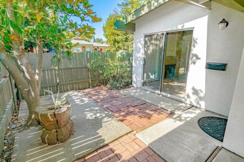 2105 Del Rey Ct, Davis, CA 95616-0708