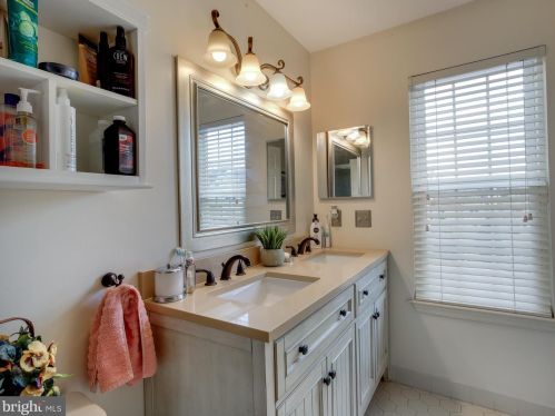 24 Ln Costa Dr, Blenheim NJ 08012-5531 exterior