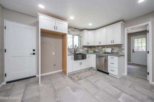 11100 Glenn St, Tucson AZ  85749-8845 exterior