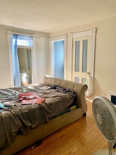 938 Pearson St, Milwaukee WI 53202-1522 exterior