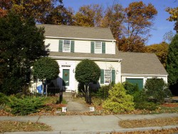 29 Manchester Rd, Newton, MA 02461-1120