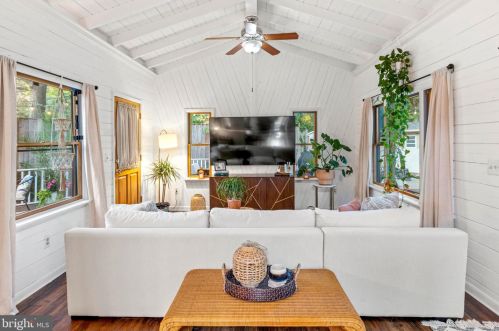 401 Cedar Ln, Rockville, MD 20851-1118