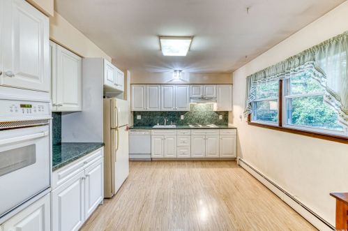 317 Plymouth St, Huntington Station NY 11746-7018 exterior