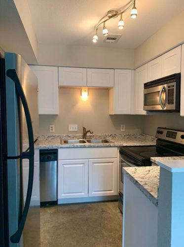 1013 23rd St, Austin, TX 78705-5077