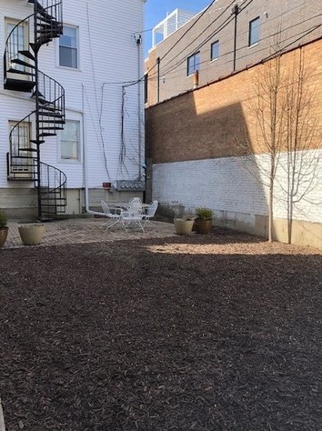 2459 Clybourn Ave, Chicago IL  60614-1942 exterior