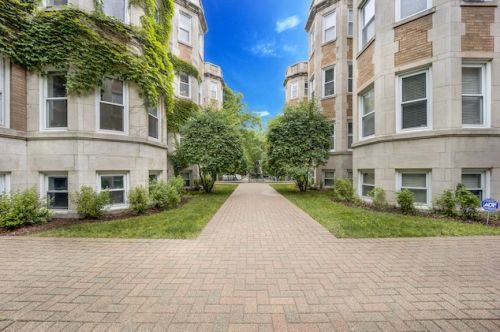 867 Cornelia Ave, Chicago IL 60657-1712 exterior