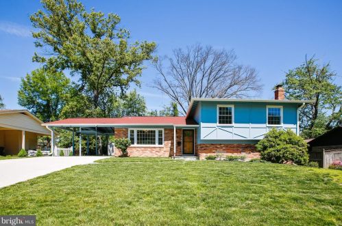 2232 Candlewood Dr, Alexandria, VA 22308-1505